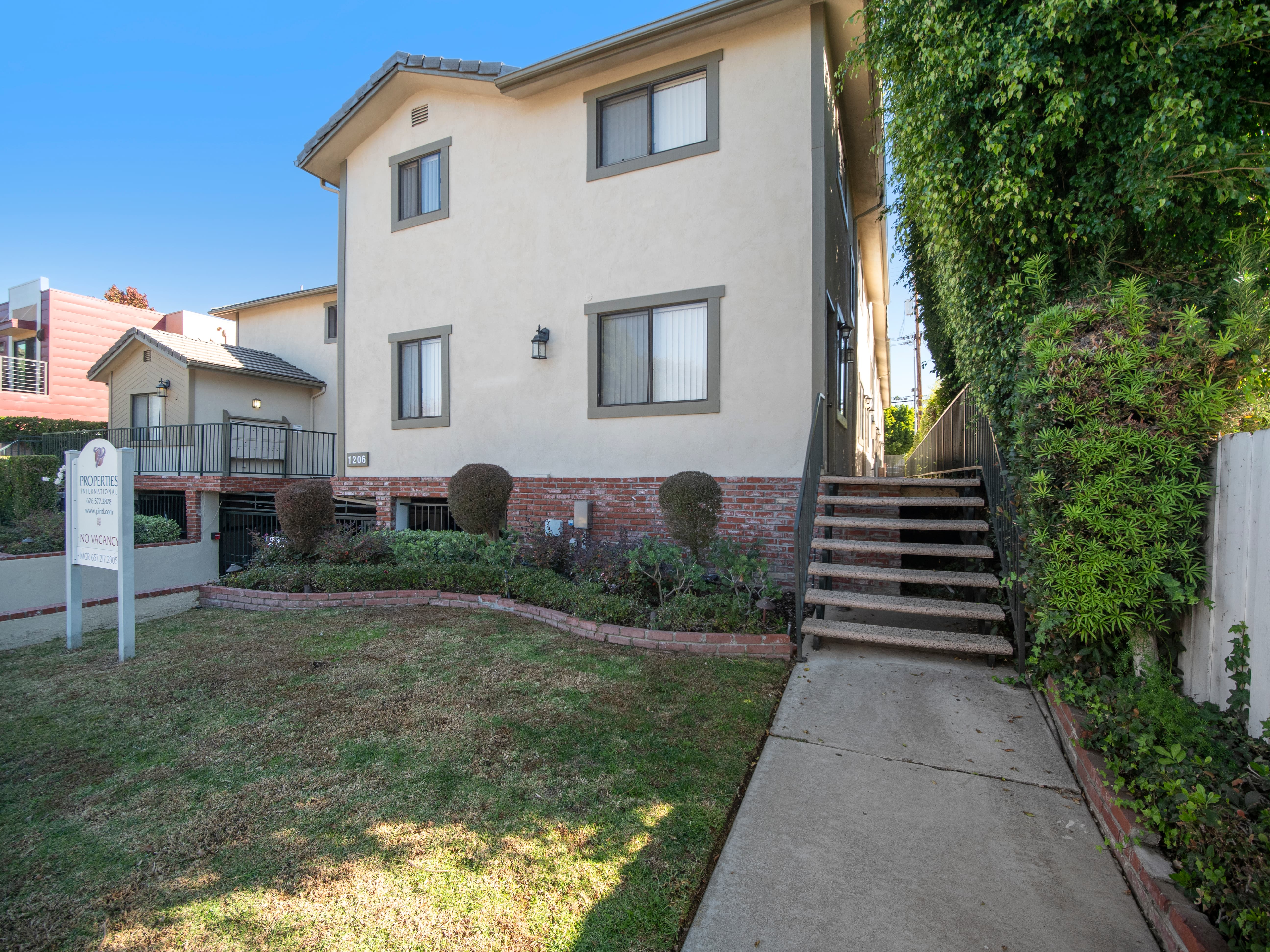 1206-viola-ave-glendale-ca-91202