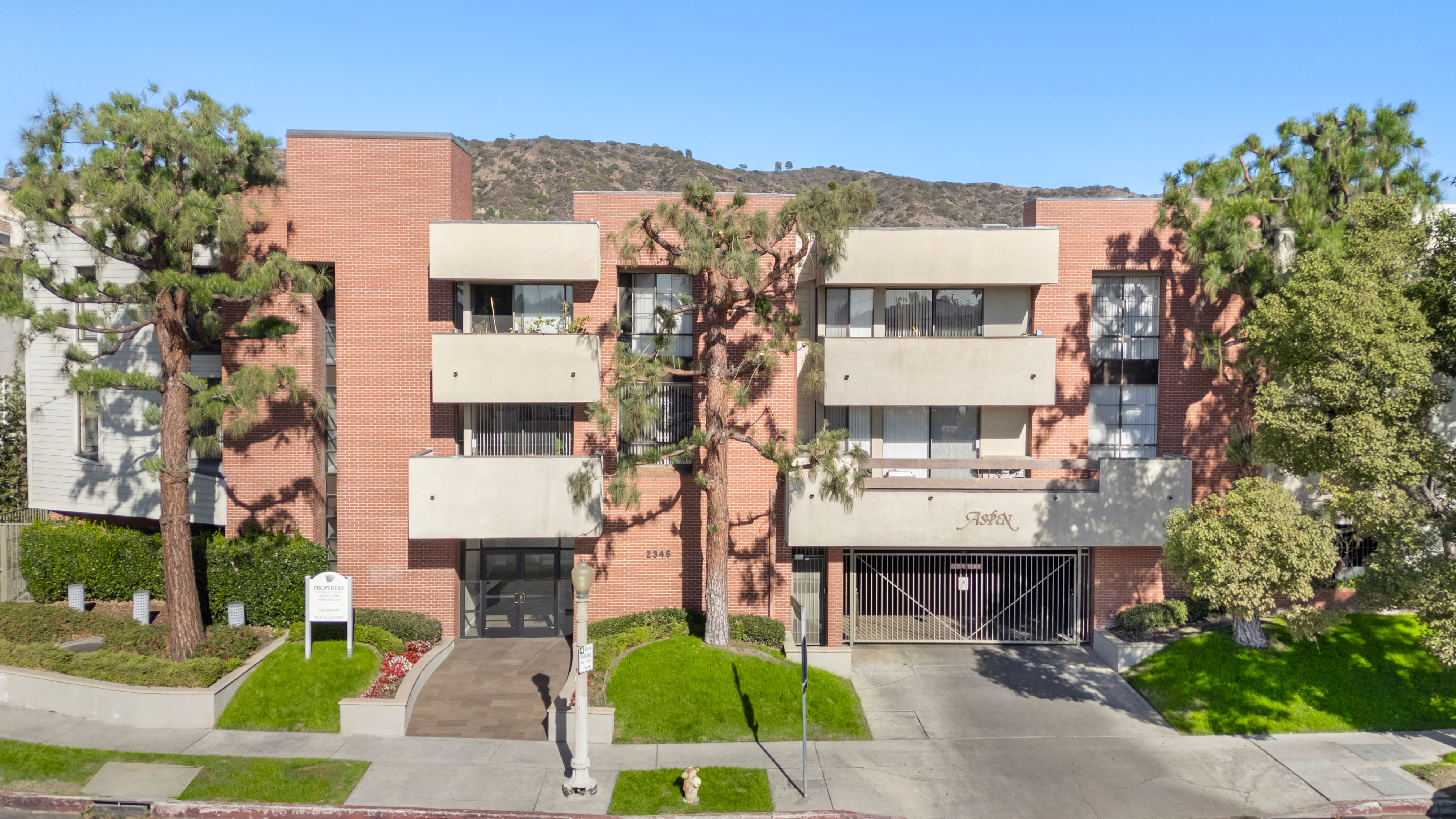 2345-merton-ave-los-angeles-ca-90041